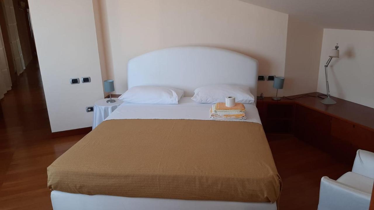 B & B Paradiso 洛雷托 外观 照片